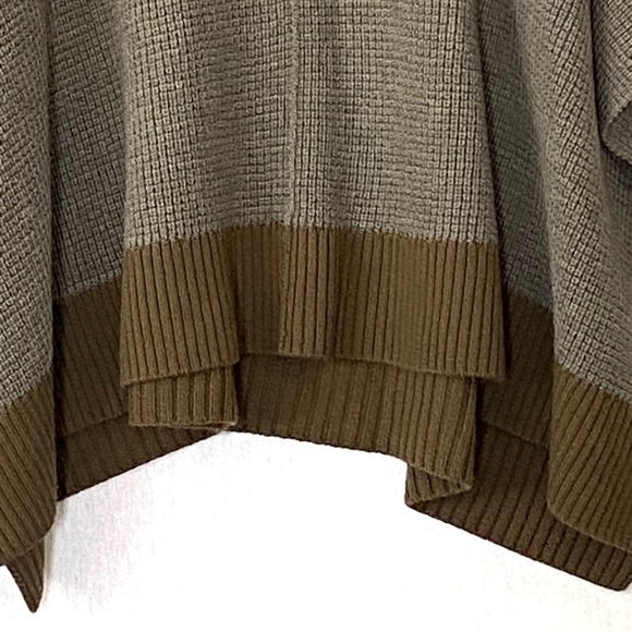 WILFRED Free Wellsh Turtleneck Wool Poncho Sweater - Picture 6 of 10